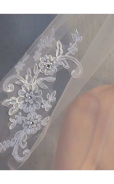 One-tier Cut Edge Fingertip Bridal Veils