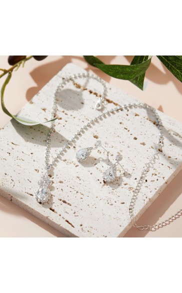 Ladies' Elegant Alloy With Irregular Rhinestone Jewelry Sets