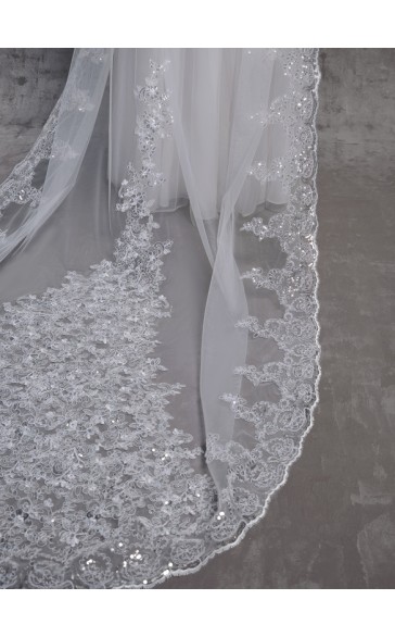 One-tier Lace Applique Edge Chapel Bridal Veils With Lace