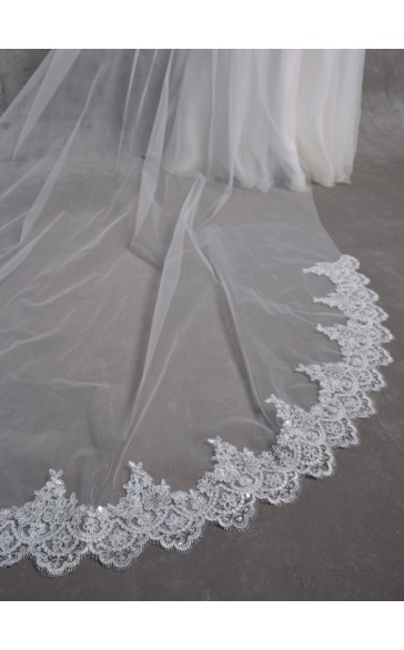 Two-tier Lace Applique Edge Cathedral Bridal Veils With Lace