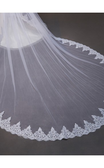 Two-tier Lace Applique Edge Cathedral Bridal Veils With Lace