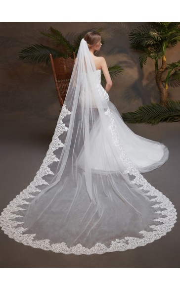 One-tier Lace Applique Edge Chapel Bridal Veils With Lace