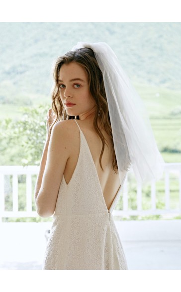 Two-tier Cut Edge Shoulder Veils