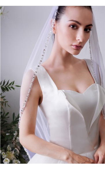 One-tier Beaded Edge Chapel Bridal Veils With Rhinestones