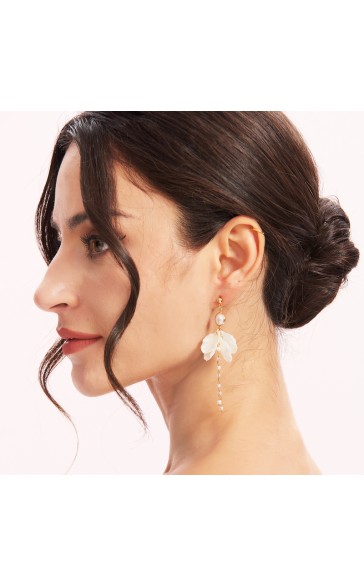 Unique Alloy/Pearl&Imitation pearl With Irregular Rhinestone Earrings