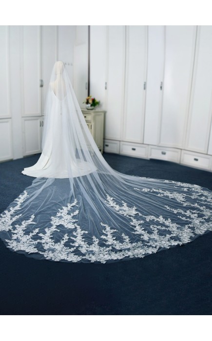 Two-tier Lace Applique Edge Cathedral Bridal Veils With Lace