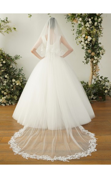 Two-tier Lace Applique Edge Chapel Bridal Veils With Lace