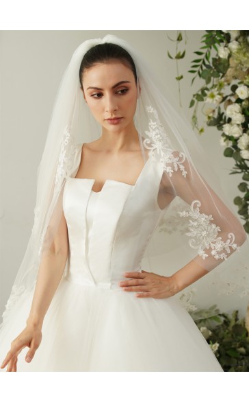 Two-tier Cut Edge Fingertip Bridal Veils With Lace