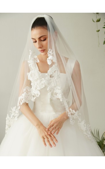 One-tier Lace Applique Edge Fingertip Bridal Veils With Lace