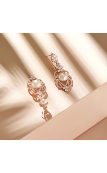 Elegant Alloy With Irregular Pearl Earrings