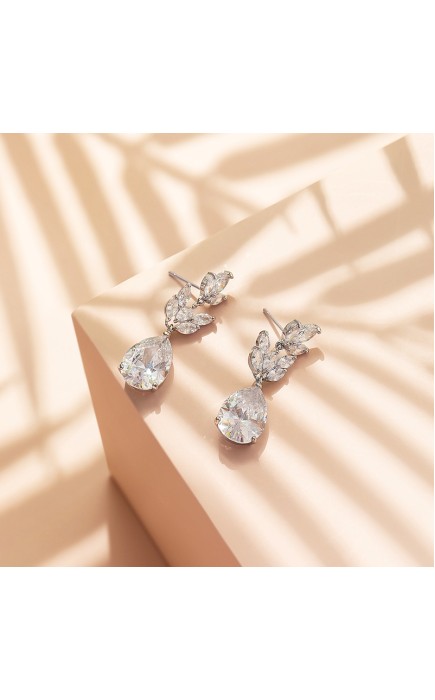 Ladies' Beautiful Alloy With Irregular Cubic Zirconia Earrings