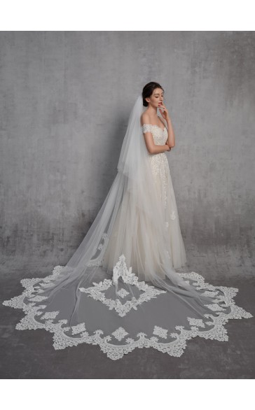 Two-tier Lace Applique Edge Cathedral Bridal Veils With Lace