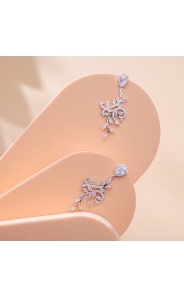 Ladies' Fashionable Alloy With Irregular Cubic Zirconia Earrings