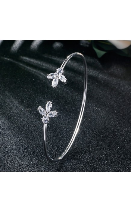 Ladies'/Couples' Elegant/Fashionable/Classic Alloy With Irregular Cubic Zirconia Bracelets