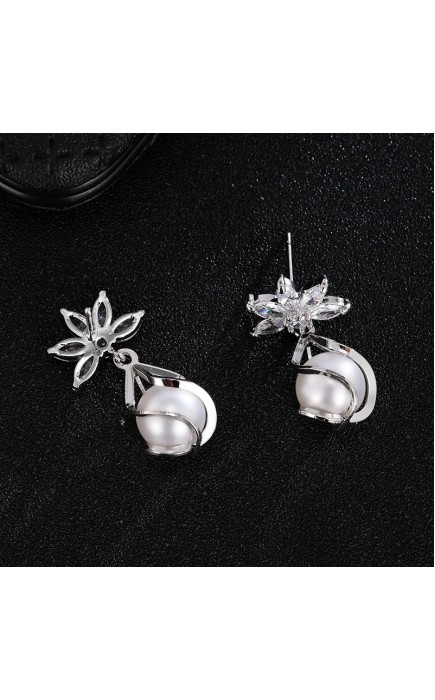 Ladies' Gorgeous/Exquisite/Fancy Alloy With Irregular Cubic Zirconia Earrings