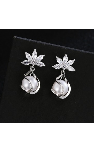 Ladies' Gorgeous/Exquisite/Fancy Alloy With Irregular Cubic Zirconia Earrings