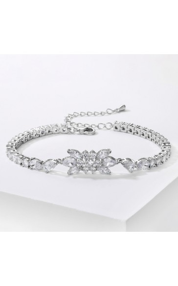 Ladies'/Couples' Elegant/Beautiful/Fashionable/Classic/Simple Alloy With Irregular Cubic Zirconia Bracelets