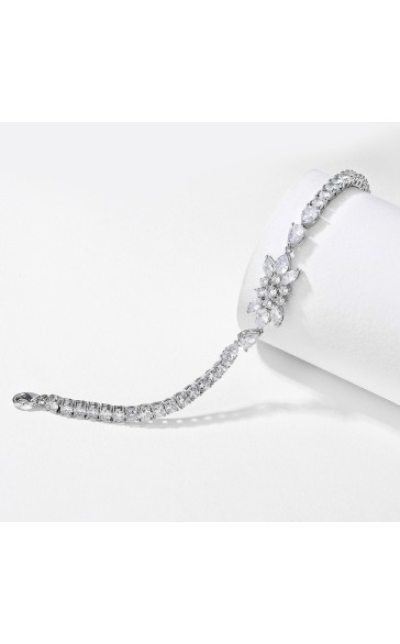 Ladies'/Couples' Elegant/Beautiful/Fashionable/Classic/Simple Alloy With Irregular Cubic Zirconia Bracelets