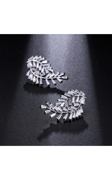 Ladies'/Couples' Elegant/Beautiful/Fashionable/Classic/Simple Alloy With Irregular Cubic Zirconia Earrings