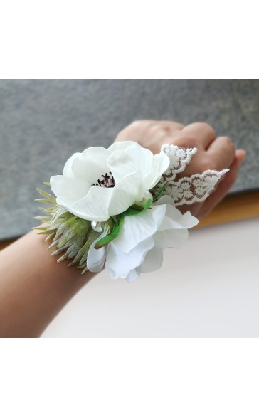 Elegant/Fascinating/Dreamlike Free-Form Silk Flower Wrist Corsage -