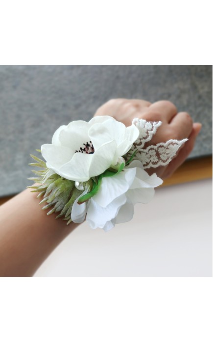 Elegant/Fascinating/Dreamlike Free-Form Silk Flower Wrist Corsage -