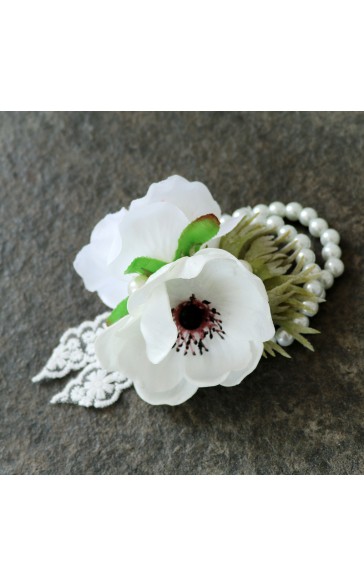 Elegant/Fascinating/Dreamlike Free-Form Silk Flower Wrist Corsage -