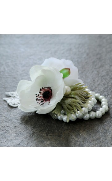 Elegant/Fascinating/Dreamlike Free-Form Silk Flower Wrist Corsage -