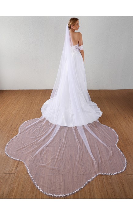 One-tier Lace Applique Edge Cathedral Bridal Veils With Lace