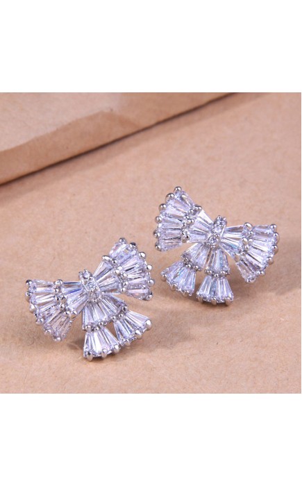 Elegant/Beautiful/Classic/Pretty/Attractive Alloy With Irregular Cubic Zirconia Earrings