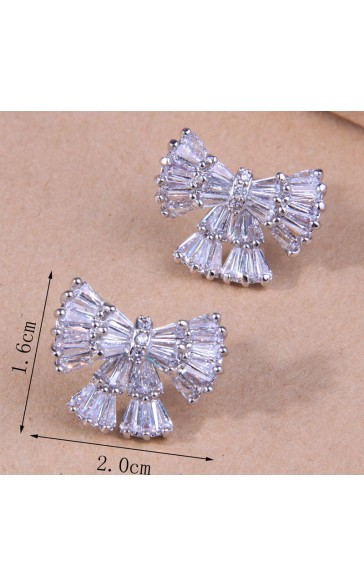 Elegant/Beautiful/Classic/Pretty/Attractive Alloy With Irregular Cubic Zirconia Earrings