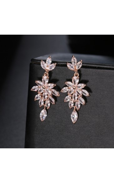 Ladies' Elegant/Beautiful/Classic/Pretty/Attractive Alloy With Oval Rhinestone Earrings