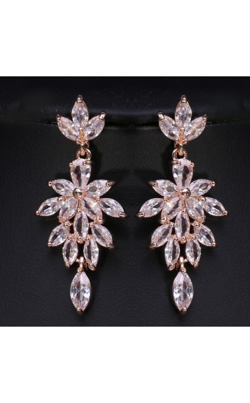 Ladies' Elegant/Beautiful/Classic/Pretty/Attractive Alloy With Oval Rhinestone Earrings