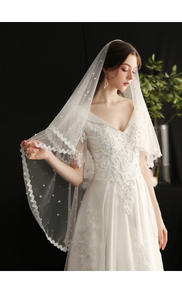 Two-tier Lace Applique Edge Fingertip Bridal Veils With Beading