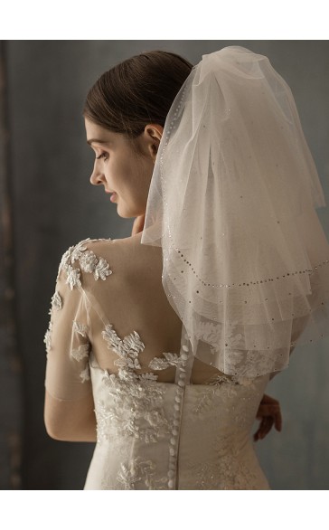 Five-tier Cut Edge Shoulder Veils With Rhinestones