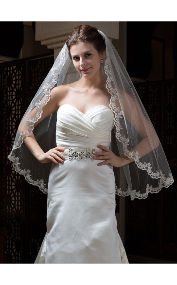 One-tier Lace Applique Edge Fingertip Bridal Veils With Lace