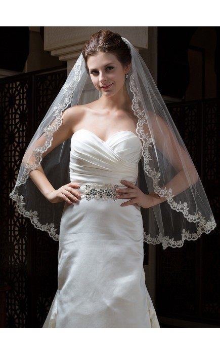 One-tier Lace Applique Edge Fingertip Bridal Veils With Lace