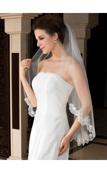 One-tier Lace Applique Edge Fingertip Bridal Veils With Lace